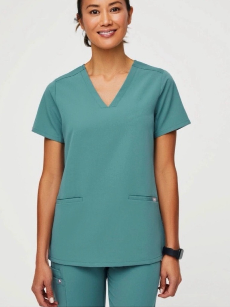 Figs Women's Hydrogreen Casma Three-Pocket Scrub Top